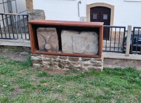 Pieza de piedra y Dintel